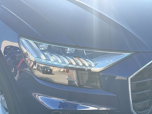 Used 2021 Audi Q8 Premium Plus image 35