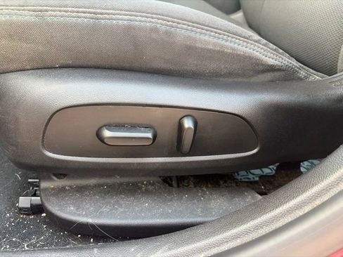 Used 2017 Chevrolet Cruze LT w/ Sun And Sound Package FWD image 6
