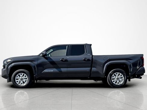 Certified 2024 Toyota Tacoma SR5 AWD/4WD image 2