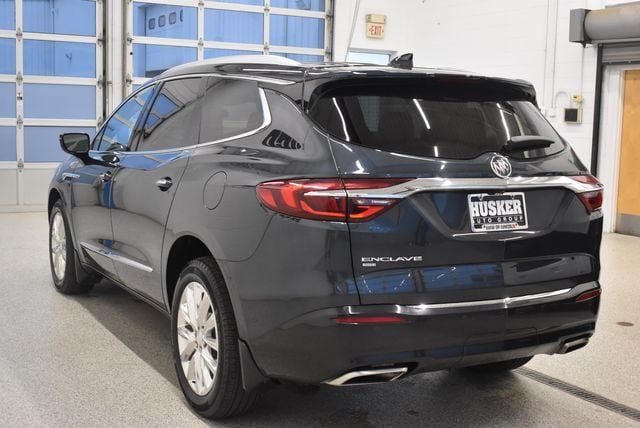 Used 2021 Buick Enclave Premium w/ Sun and Sites Package AWD/4WD image 10