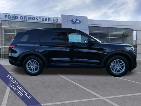 Used 2026 Ford Explorer Active w/ Active Comfort Package RWD image 2