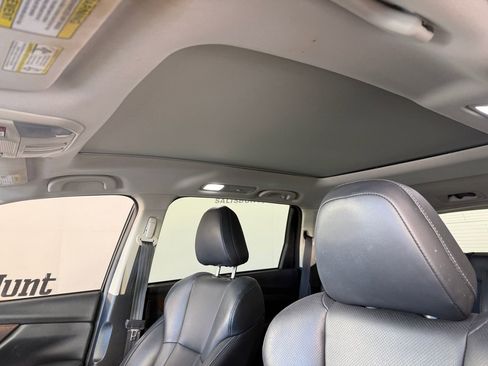 Used 2023 Subaru Ascent Touring image 6