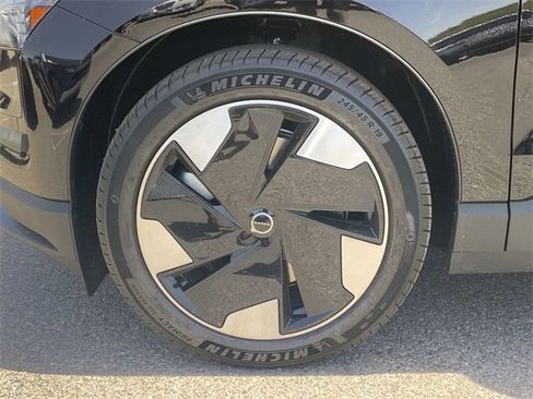 New 2025 Volvo EX30 Plus w/ Protection Package Premier image 11