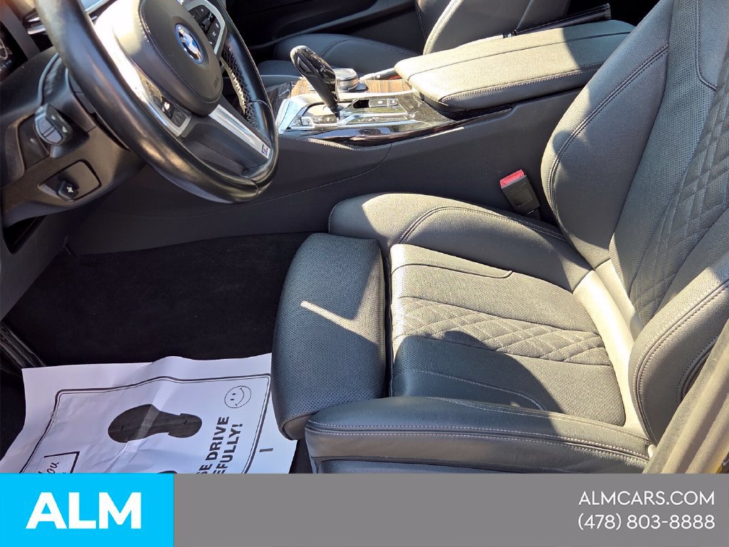 Used 2023 BMW 530e w/ M Sport Package RWD image 3