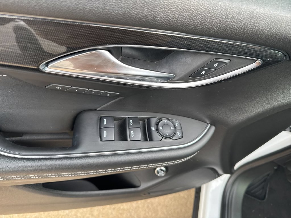 Used 2021 Buick Envision Essence w/ Sport Touring Package FWD image 14