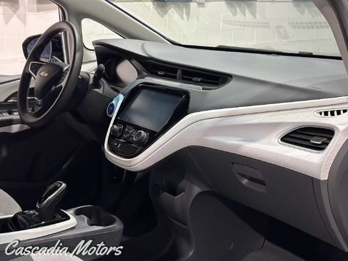 Used 2018 Chevrolet Bolt LT FWD image 19
