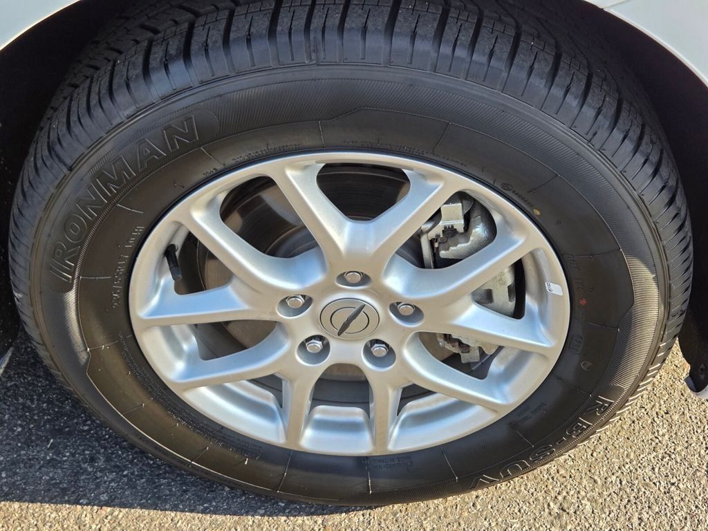 Used 2024 Chrysler Pacifica Touring-L FWD image 9
