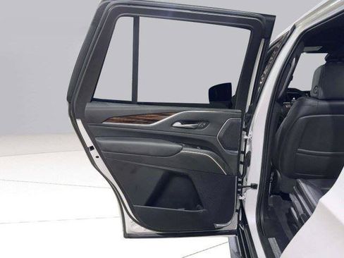 Used 2021 Cadillac Escalade Luxury RWD image 48