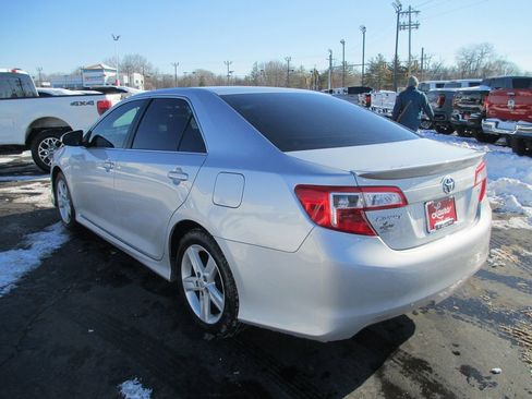 Used 2013 Toyota Camry SE image 5