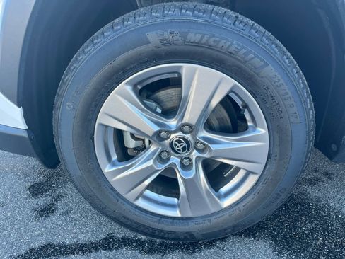 Used 2023 Toyota RAV4 XLE image 30