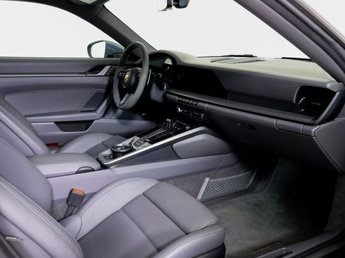 Certified 2024 Porsche 911 Carrera image 7
