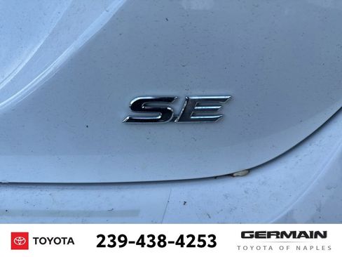 Used 2024 Toyota Camry SE w/ Cold Weather Package FWD image 9