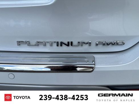 Used 2022 Toyota Highlander Platinum AWD/4WD image 8