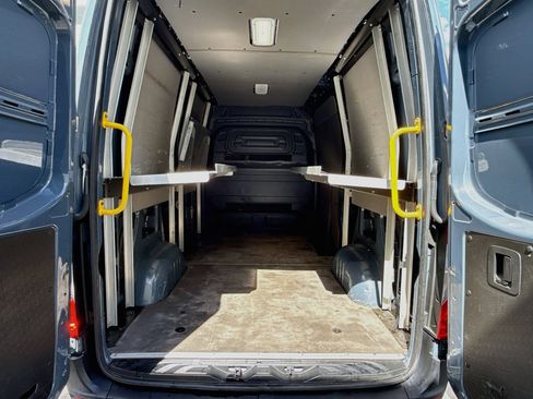 Used 2019 Mercedes-Benz Sprinter 144 image 31