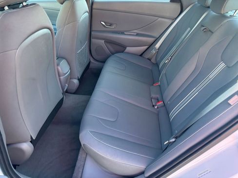 Used 2025 Hyundai Elantra SEL image 22