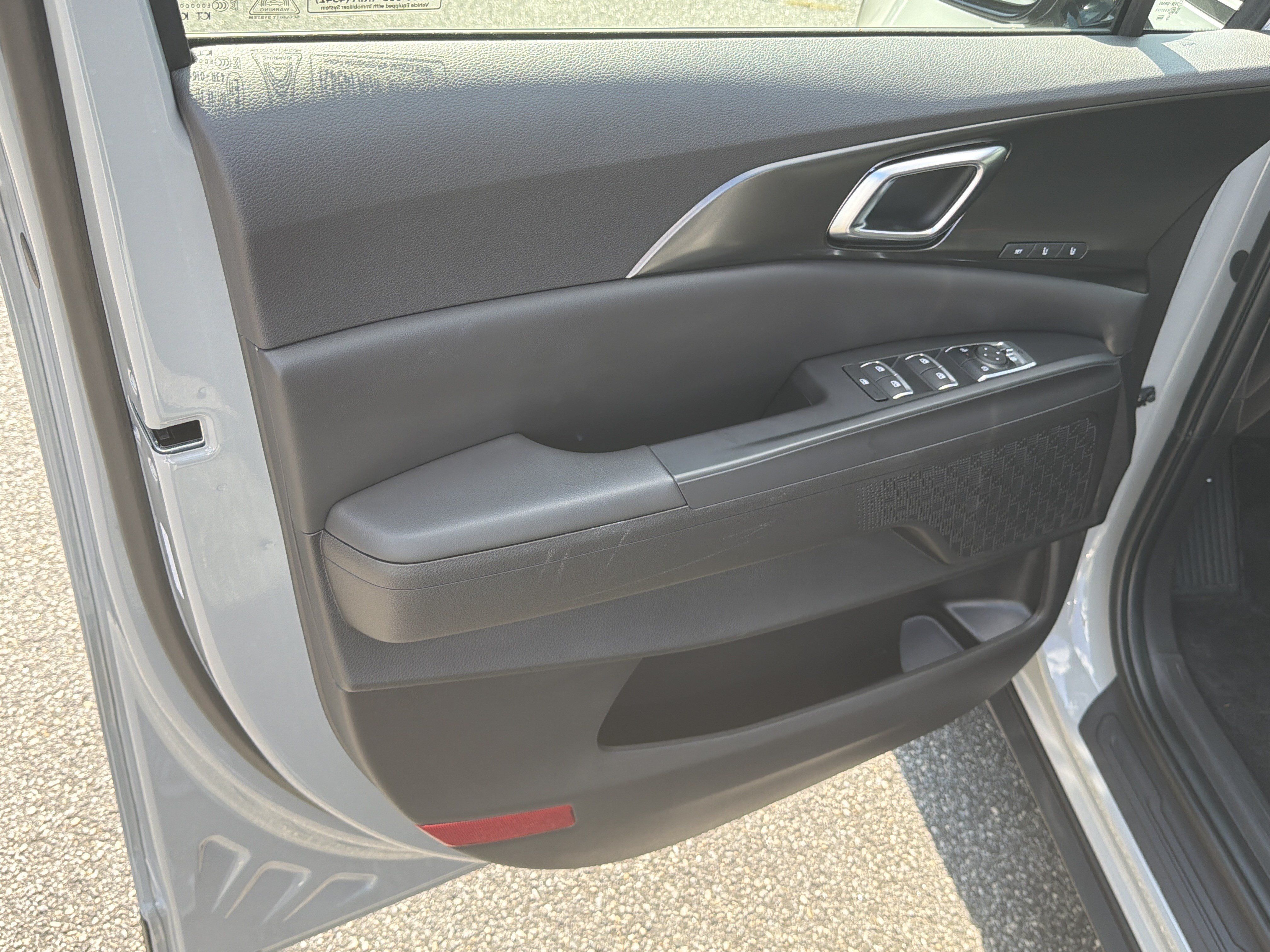 Certified 2026 Kia Carnival SX FWD image 10