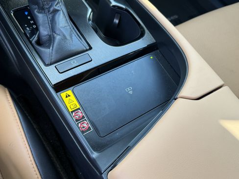 Used 2025 Lexus ES 350 w/ Premium Package FWD image 28