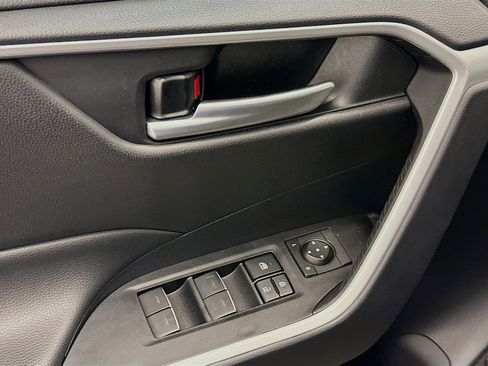 Used 2025 Toyota RAV4 XLE image 15