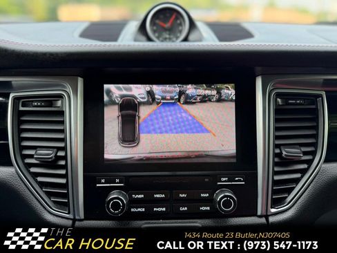 Used 2018 Porsche Macan AWD/4WD image 34