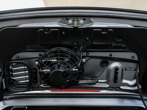 Used 2001 Porsche 911 Cabriolet image 25