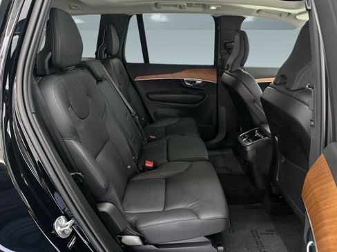Used 2025 Volvo XC90 B6 Plus image 24