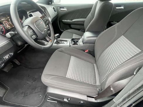 Used 2023 Dodge Charger SXT w/ Blacktop Package image 12