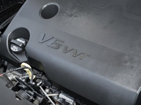 Used 2023 Buick Enclave Essence w/ LPO, Touring Package image 15