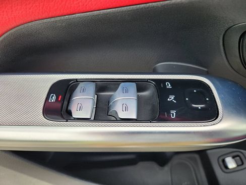 Used 2024 Mercedes-Benz GLC 300 4MATIC image 19