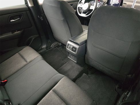 Used 2024 Nissan Rogue SV image 14