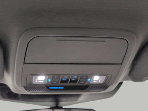 Used 2024 Ford Explorer XLT w/ Equipment Group 202A AWD/4WD image 19