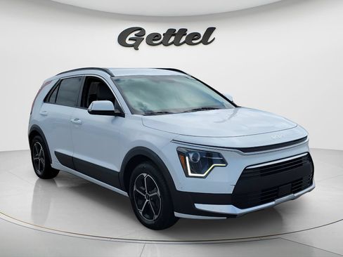 Used 2023 Kia Niro EX FWD image 3