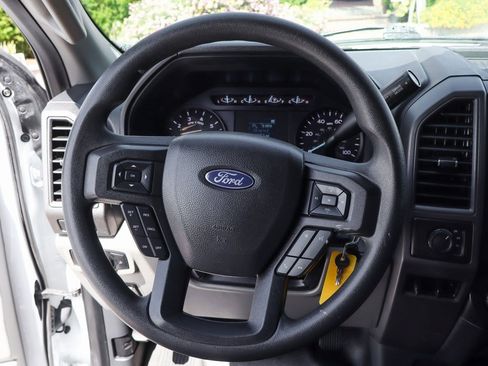 Used 2022 Ford F350 XL w/ Power Equipment Group image 18