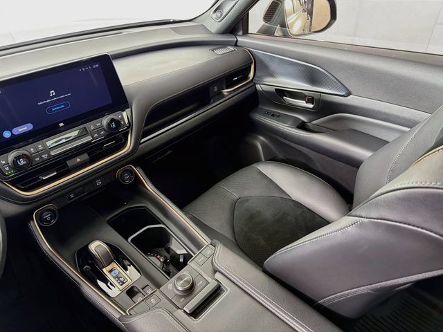 Used 2024 Toyota Grand Highlander AWD Hybrid image 31