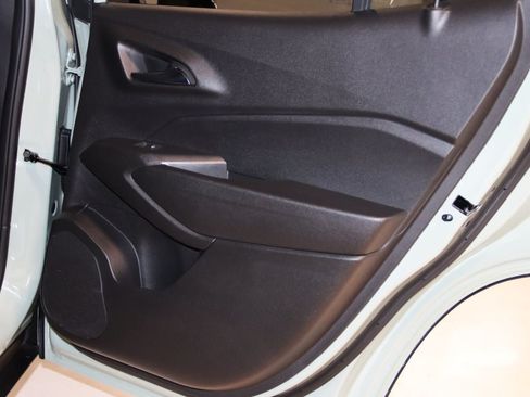 Used 2025 Chevrolet Trax ACTIV w/ Sunroof Package FWD image 65