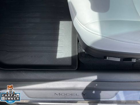 Used 2023 Tesla Model Y Long Range AWD/4WD image 17