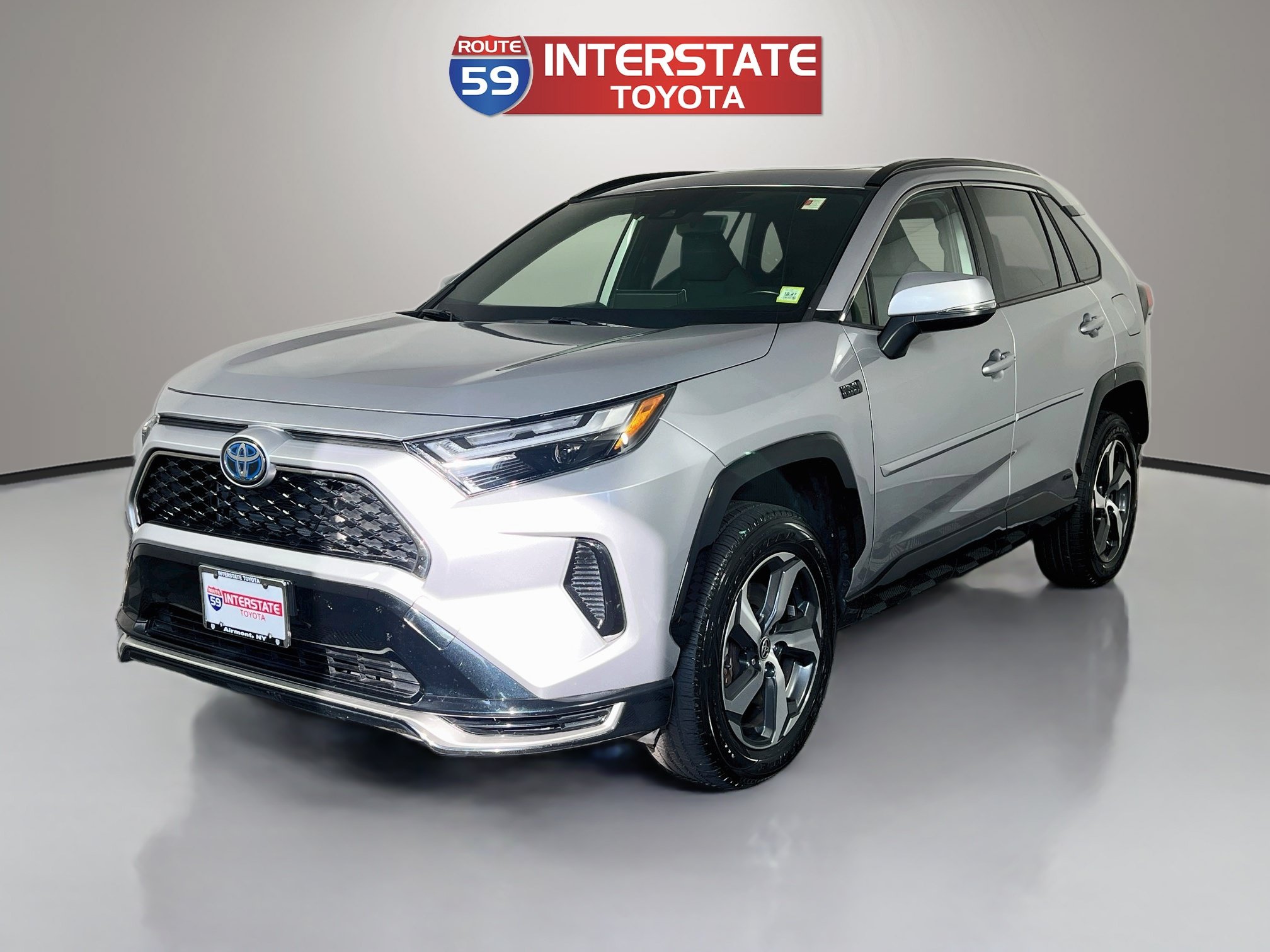 Used 2024 Toyota RAV4 SE w/ Weather & Moonroof Package AWD/4WD image 3