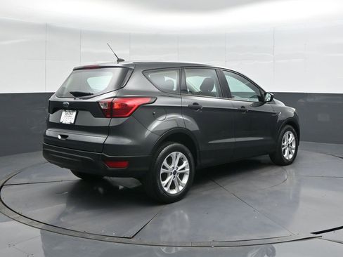 Used 2019 Ford Escape S image 4