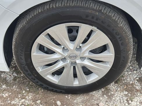 Used 2025 Nissan Sentra S image 30