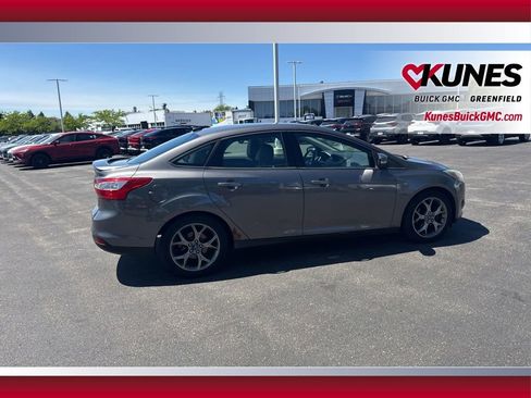 Used 2013 Ford Focus SE FWD image 5