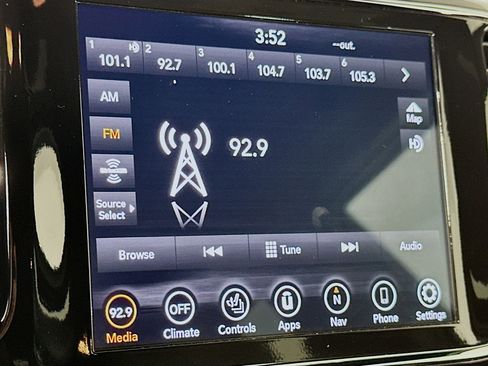 Used 2021 Jeep Grand Cherokee Limited w/ Luxury Group II image 21