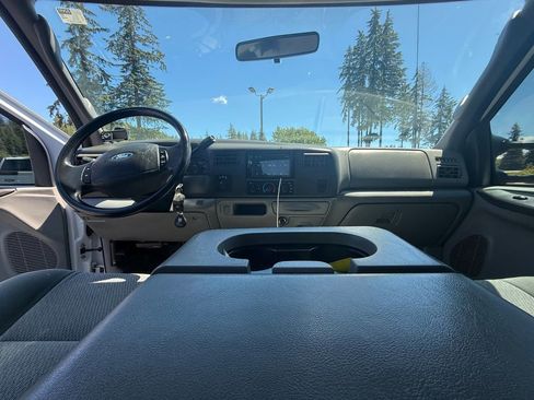 Used 2003 Ford F250 XLT AWD/4WD image 16