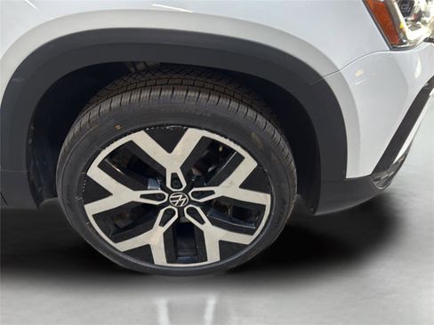 Used 2022 Volkswagen Taos SEL w/ Panoramic Sunroof Package AWD/4WD image 29