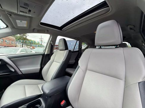 Used 2016 Toyota RAV4 Limited image 28