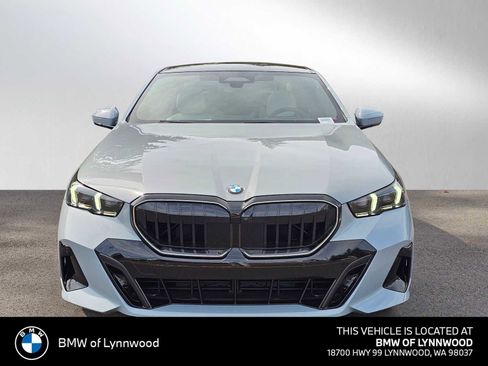 New 2026 BMW 540i xDrive w/ Executive Package AWD/4WD image 8