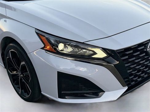 Used 2024 Nissan Altima 2.5 SR image 33