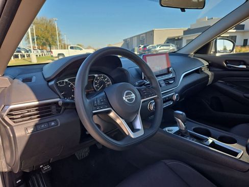 Used 2020 Nissan Altima 2.5 S image 2