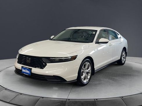 Certified 2023 Honda Accord LX image 7