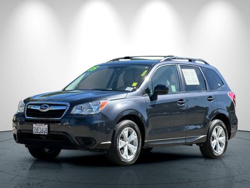 Used 2015 Subaru Forester 2.5i Premium w/ All-Weather Package AWD/4WD image 8