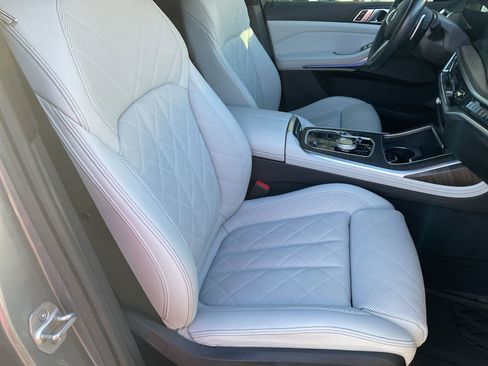 Used 2023 BMW X7 xDrive40i w/ Dynamic Handling Package AWD/4WD image 48