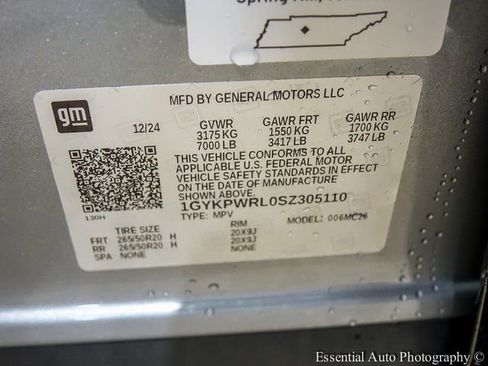 New 2025 Cadillac Lyriq Sport w/ LPO, Floor Liner Package image 22